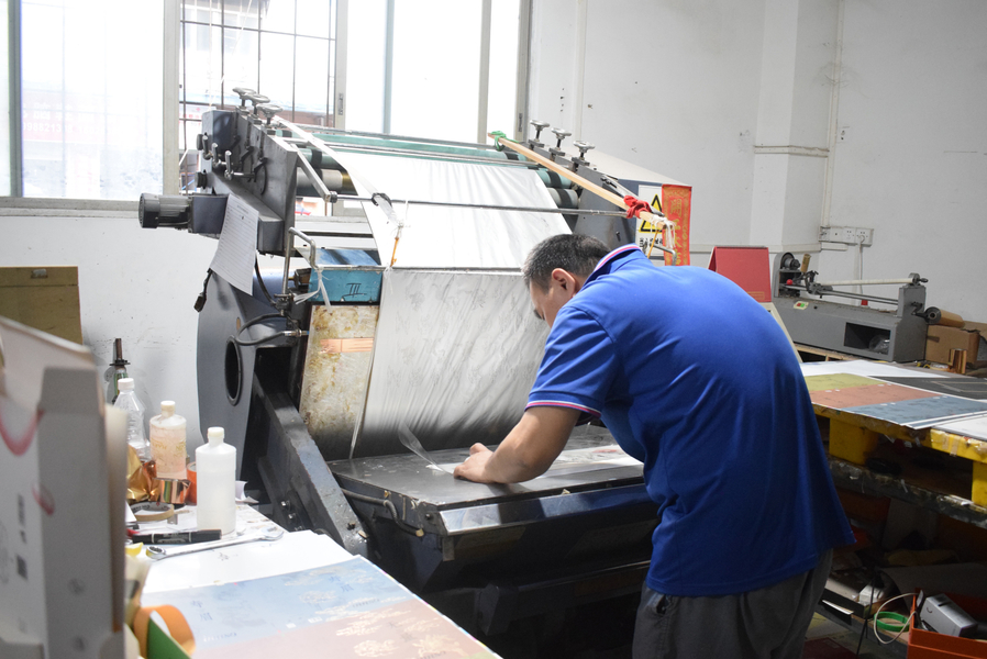 GUANGZHOU YM PACKAGE PRODUCTS CO.,LTD. üreticinin üretim hattı