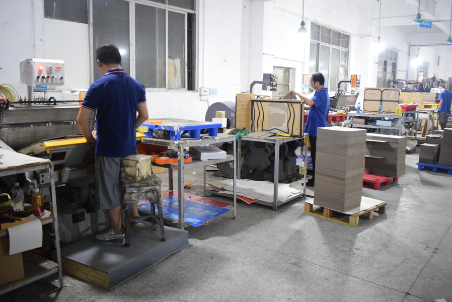 GUANGZHOU YM PACKAGE PRODUCTS CO.,LTD. üreticinin üretim hattı