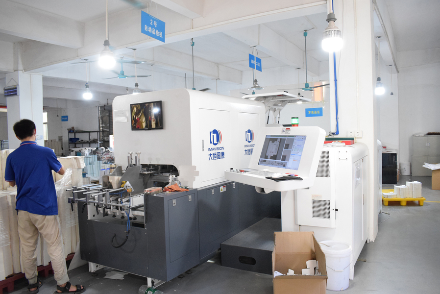 GUANGZHOU YM PACKAGE PRODUCTS CO.,LTD. üreticinin üretim hattı